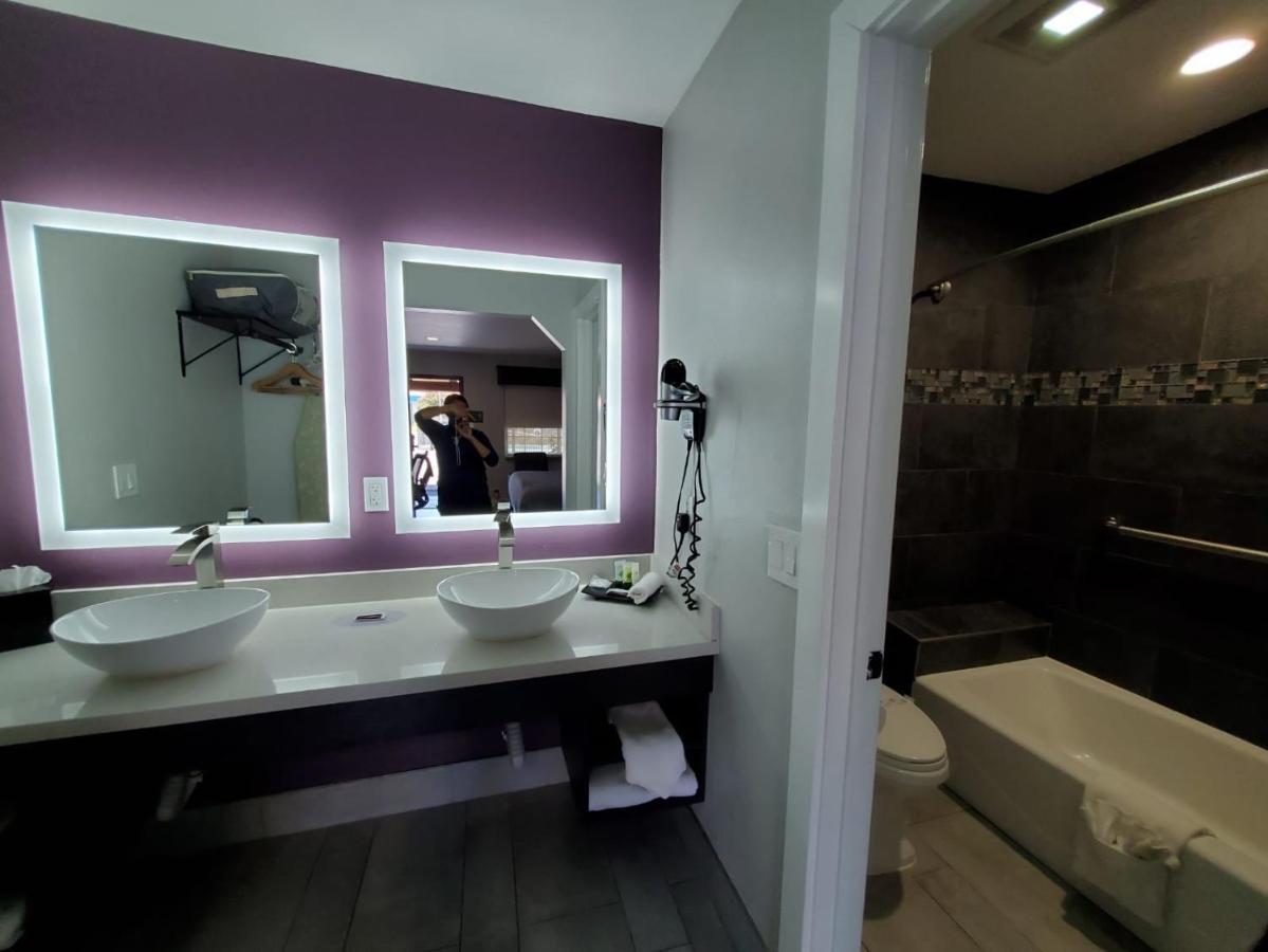 מרטינז Muir Lodge Motel מראה חיצוני תמונה