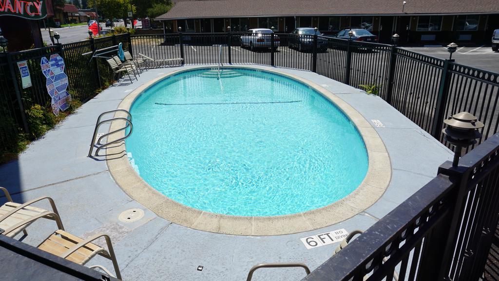 מרטינז Muir Lodge Motel מראה חיצוני תמונה