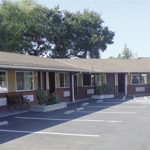 מרטינז Muir Lodge Motel מראה חיצוני תמונה