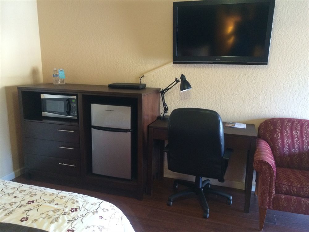 מרטינז Muir Lodge Motel מראה חיצוני תמונה